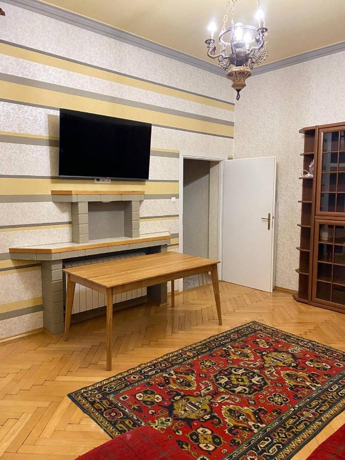 Happy Apartment On Kopernik 30 Лвив Екстериор снимка